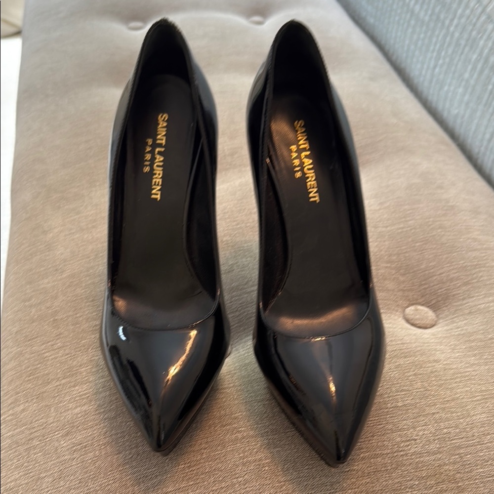 Saint Laurent Black Heels Elegant and Timeless